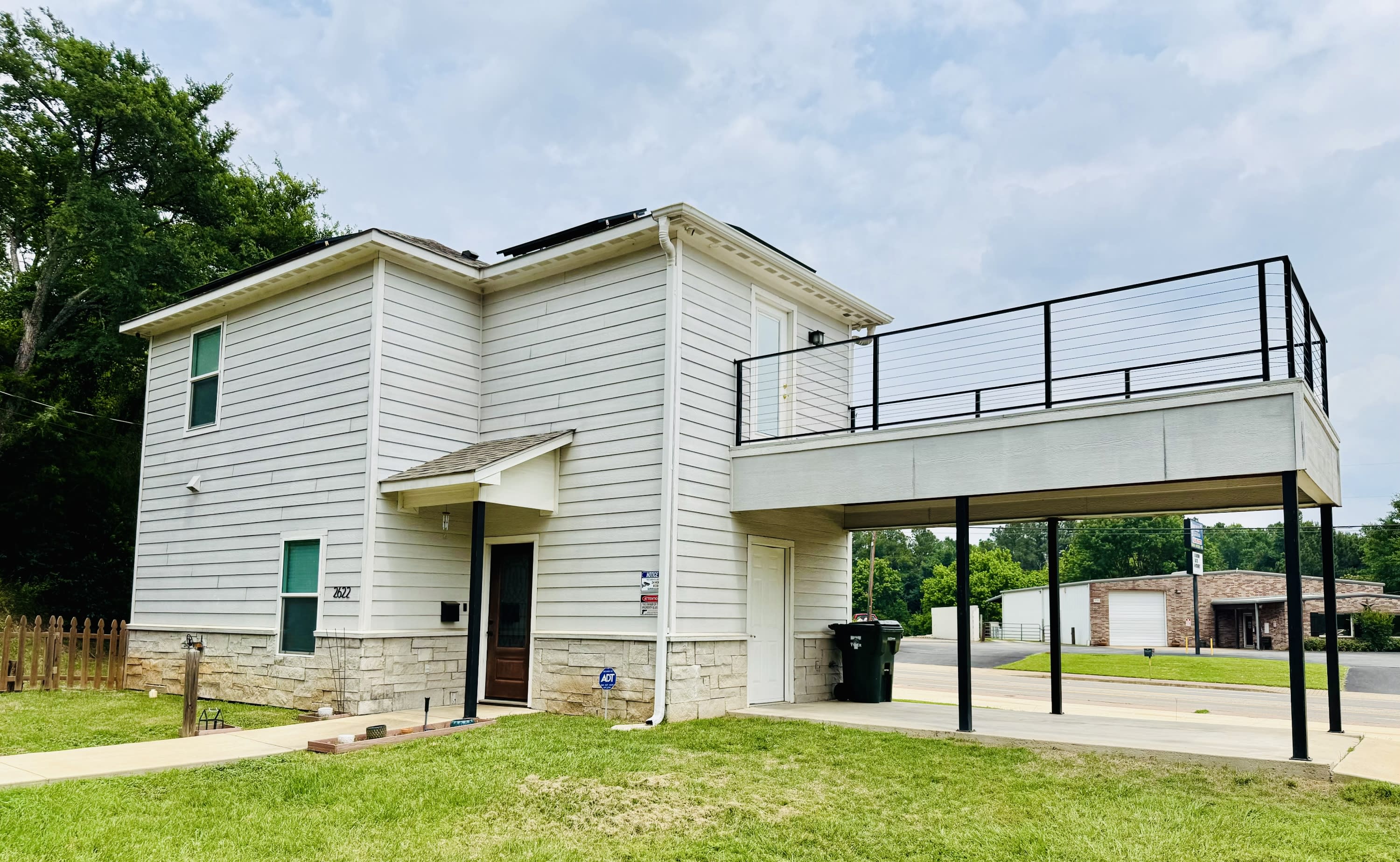 2262 Hughey Drive – photo 1 of 200