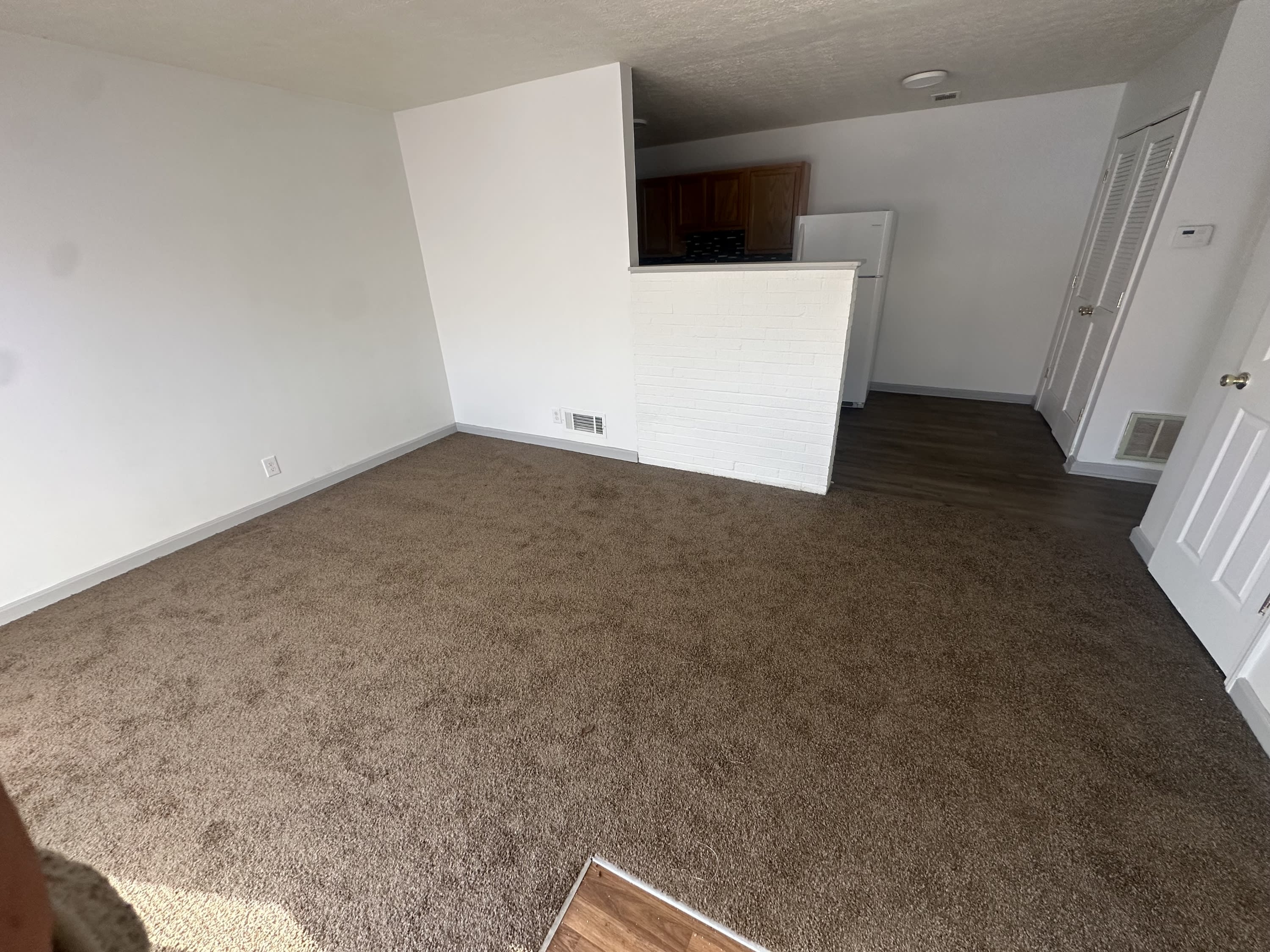 2510 Lindsay B B5 – photo 1 of 261