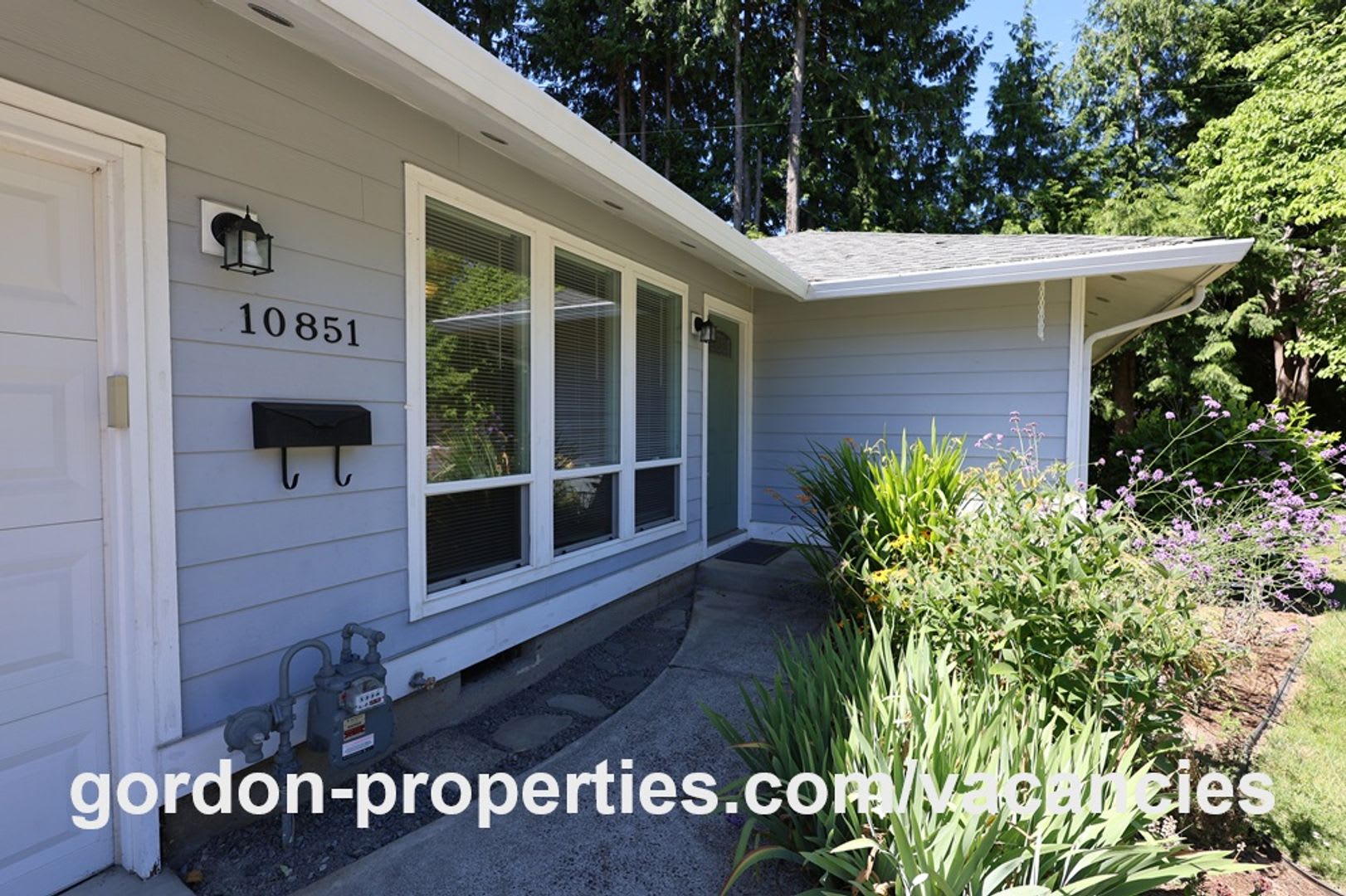Se Garrett Dr Milwaukie 3 Bedroom With Hardwood Floors – photo 1 of 266