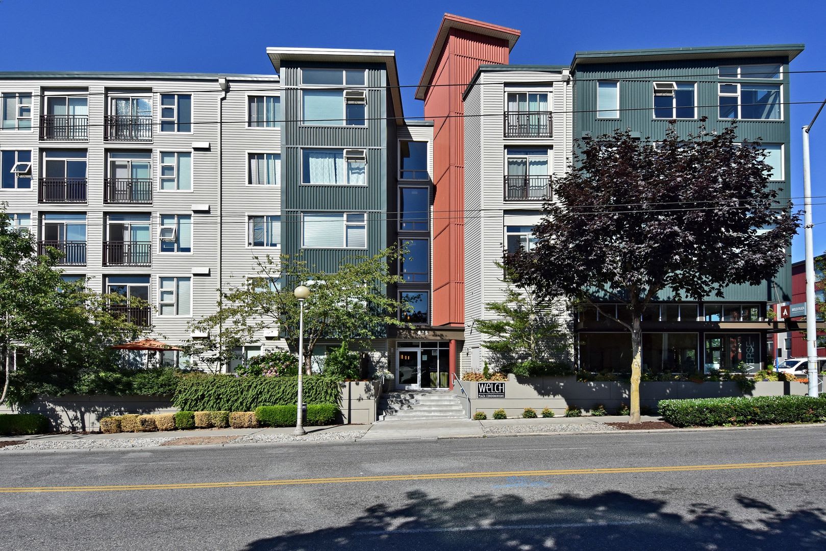 Spacious 2Br 1 75Ba Condo In Convenient Location Central District – photo 1