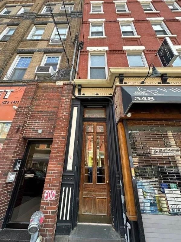 348 Grove St – photo 1
