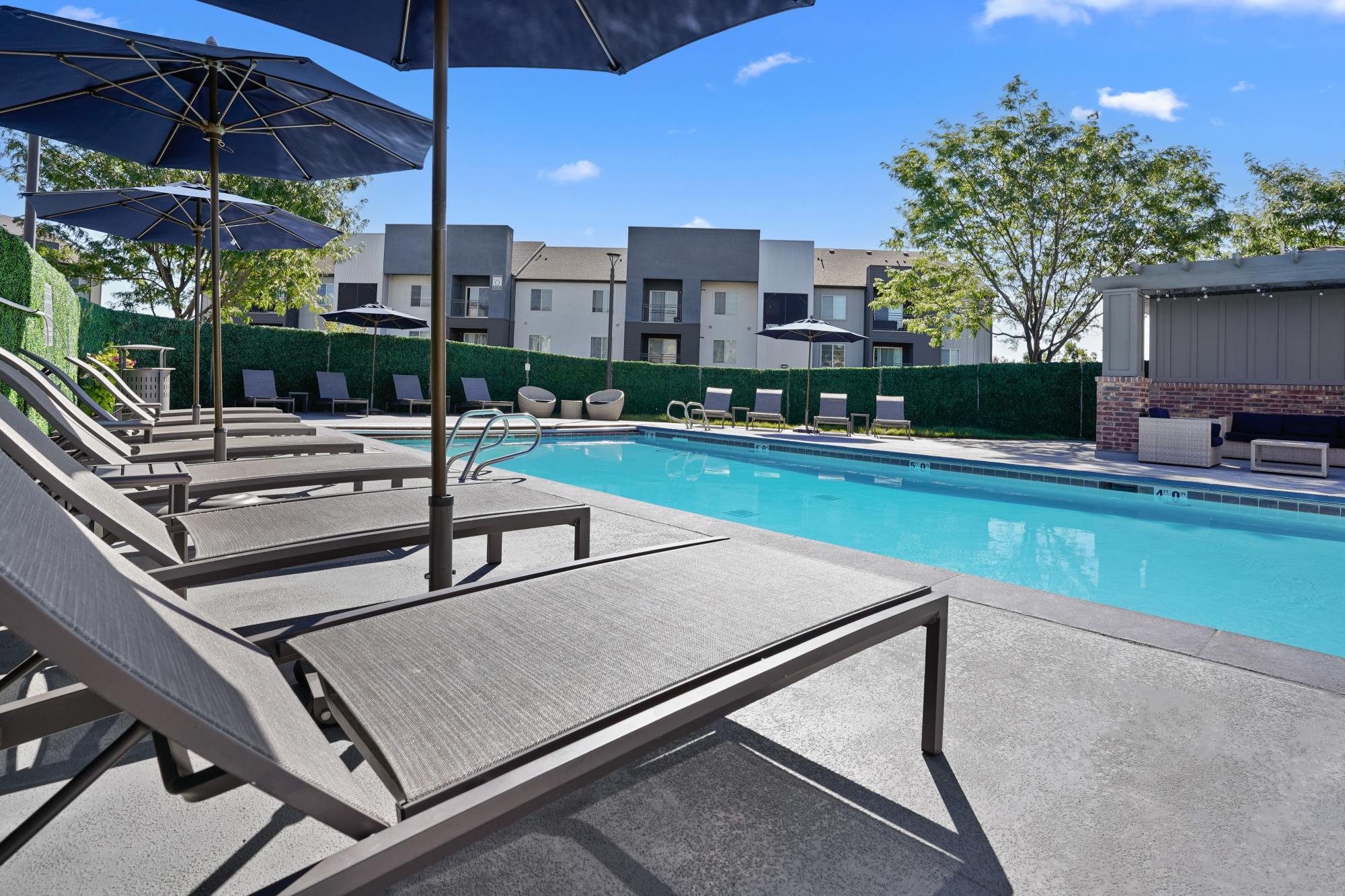 Wilshire Place Apartments – photo 1 of 27