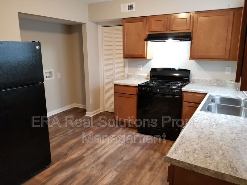918 Rarig Ave – photo 1
