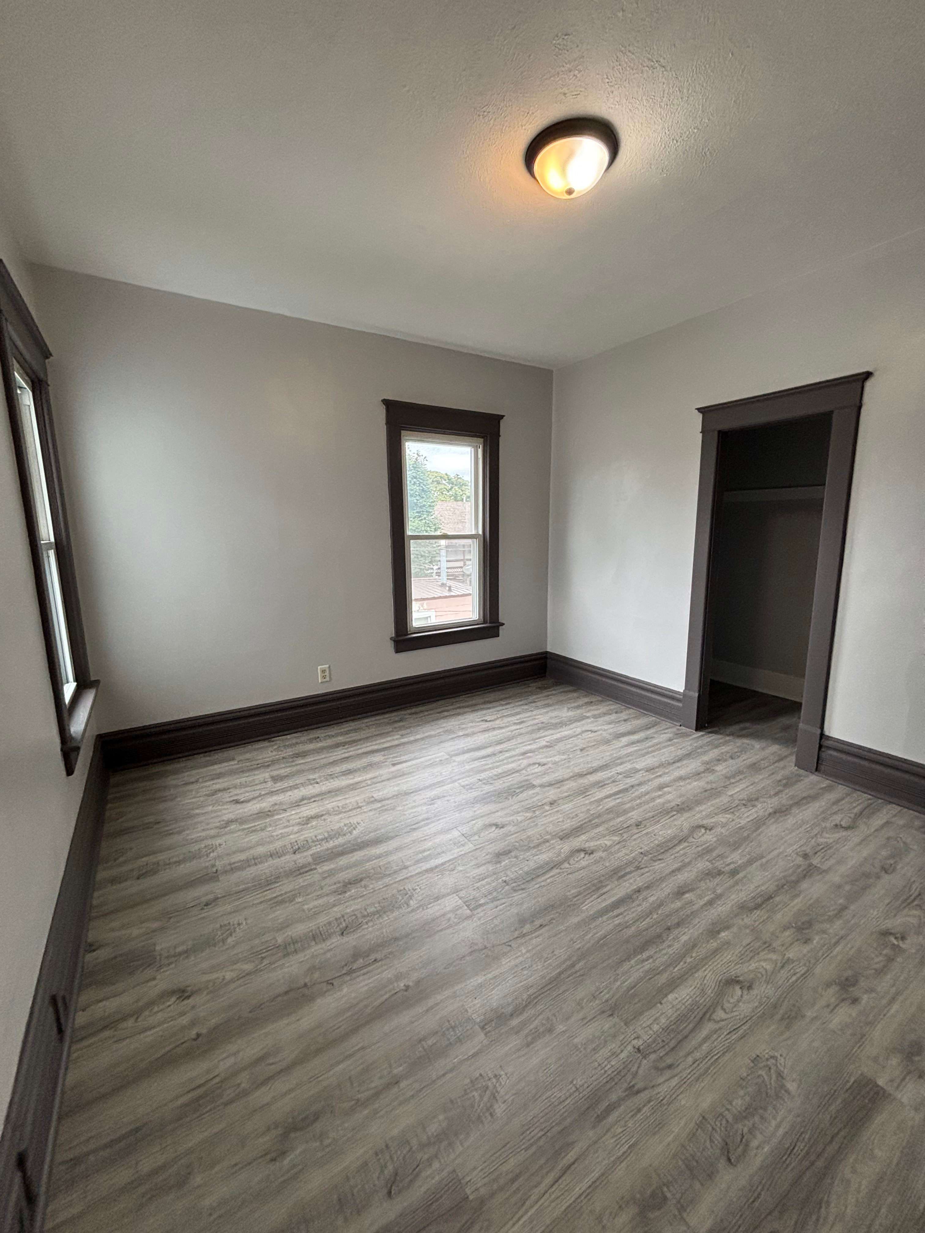 411 S 10th St – photo 1 of 12