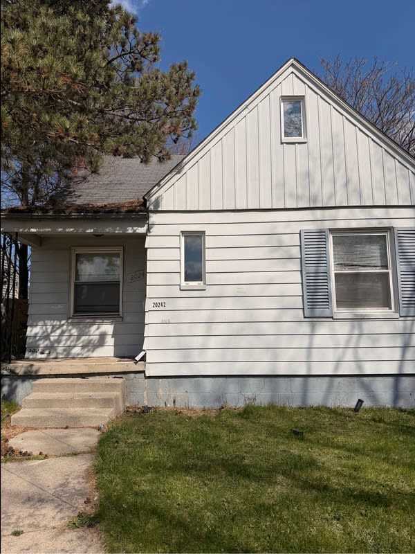 20242 Hickory Street – photo 1