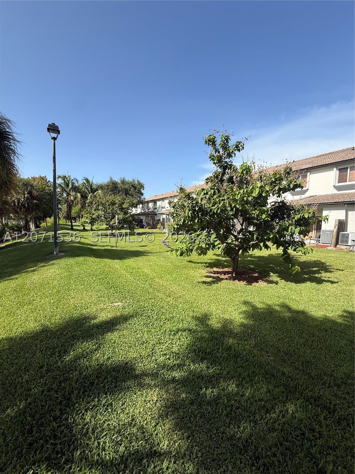 2206 SE 23rd Ave – photo 1