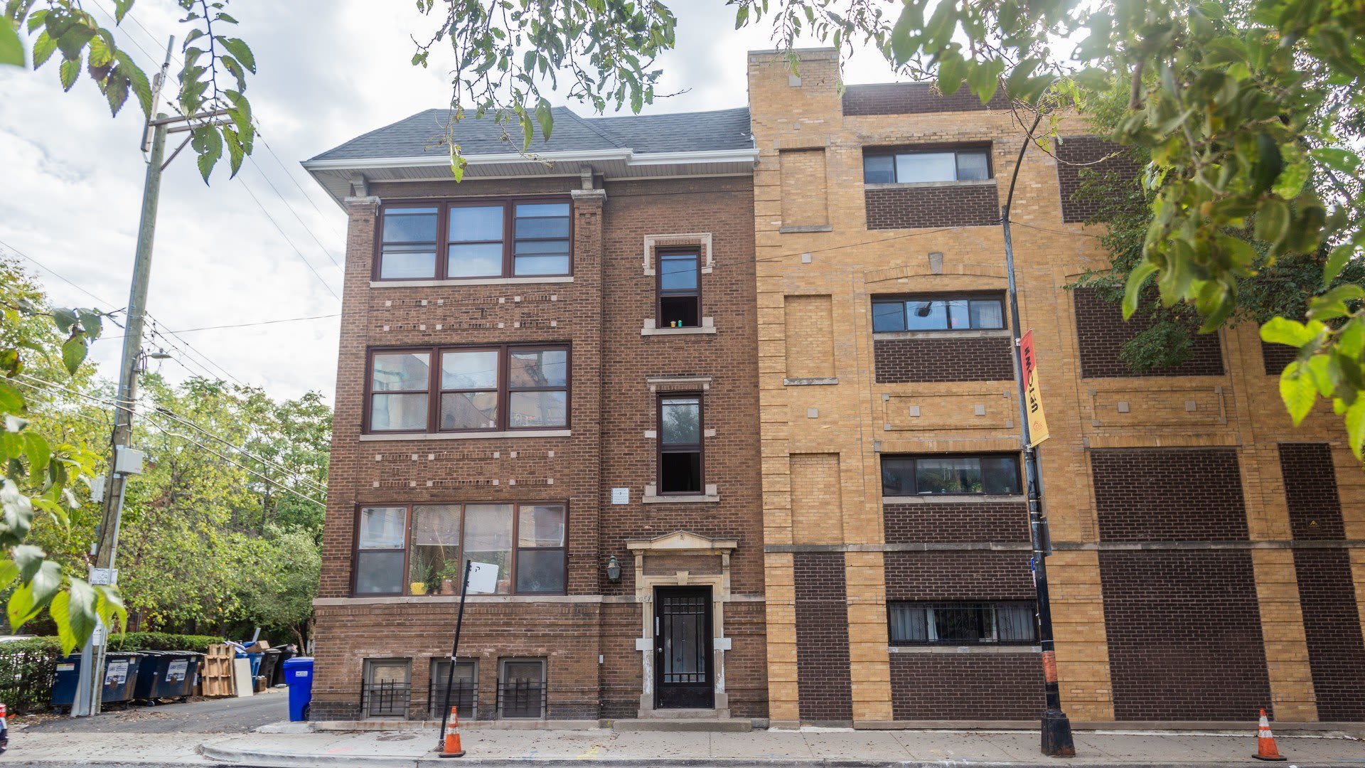 1057 W Foster Avenue – photo 1
