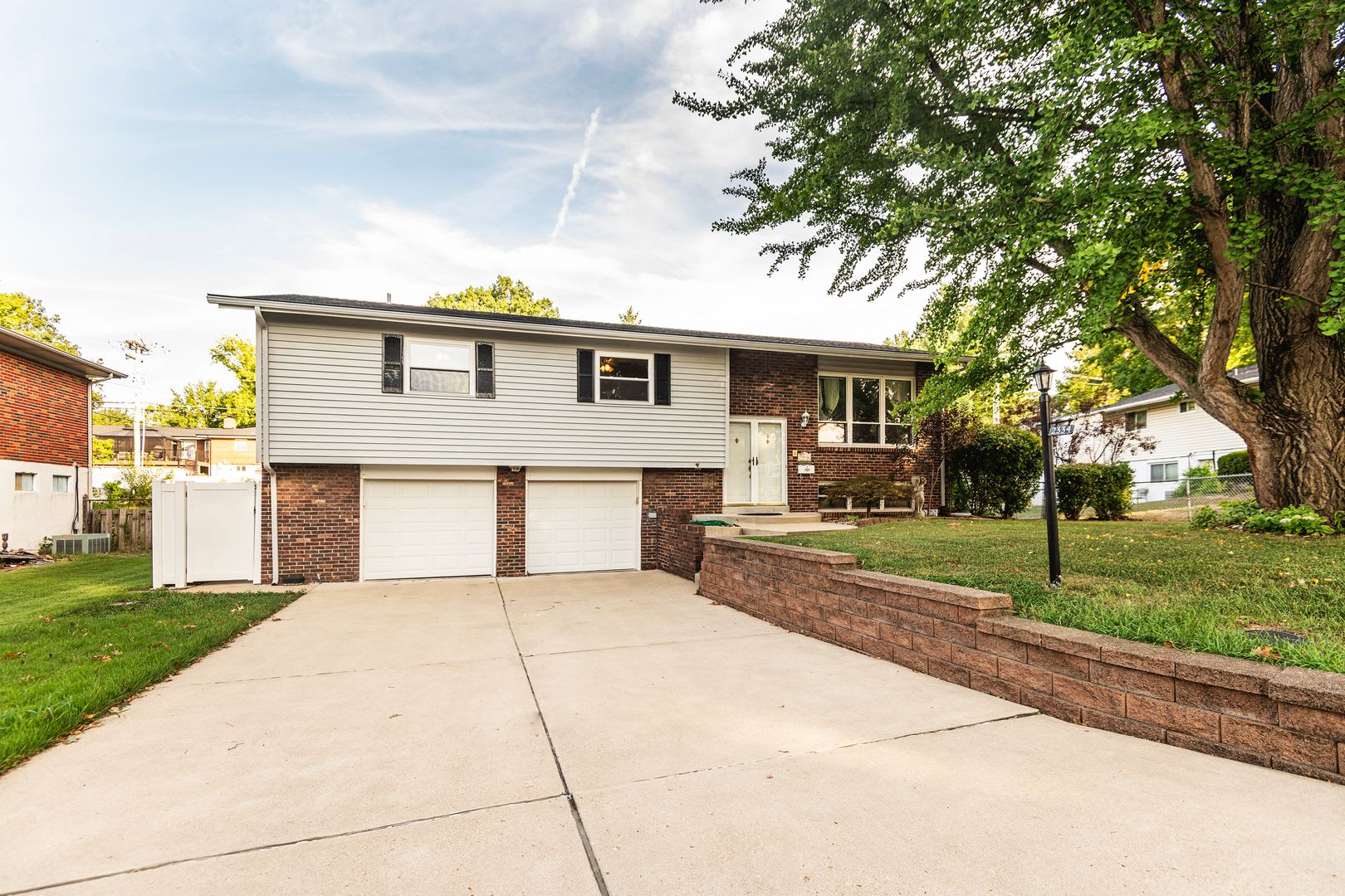 Spacious 4-Bed, 2.5-Bath Split-Level Home – photo 1 of 41