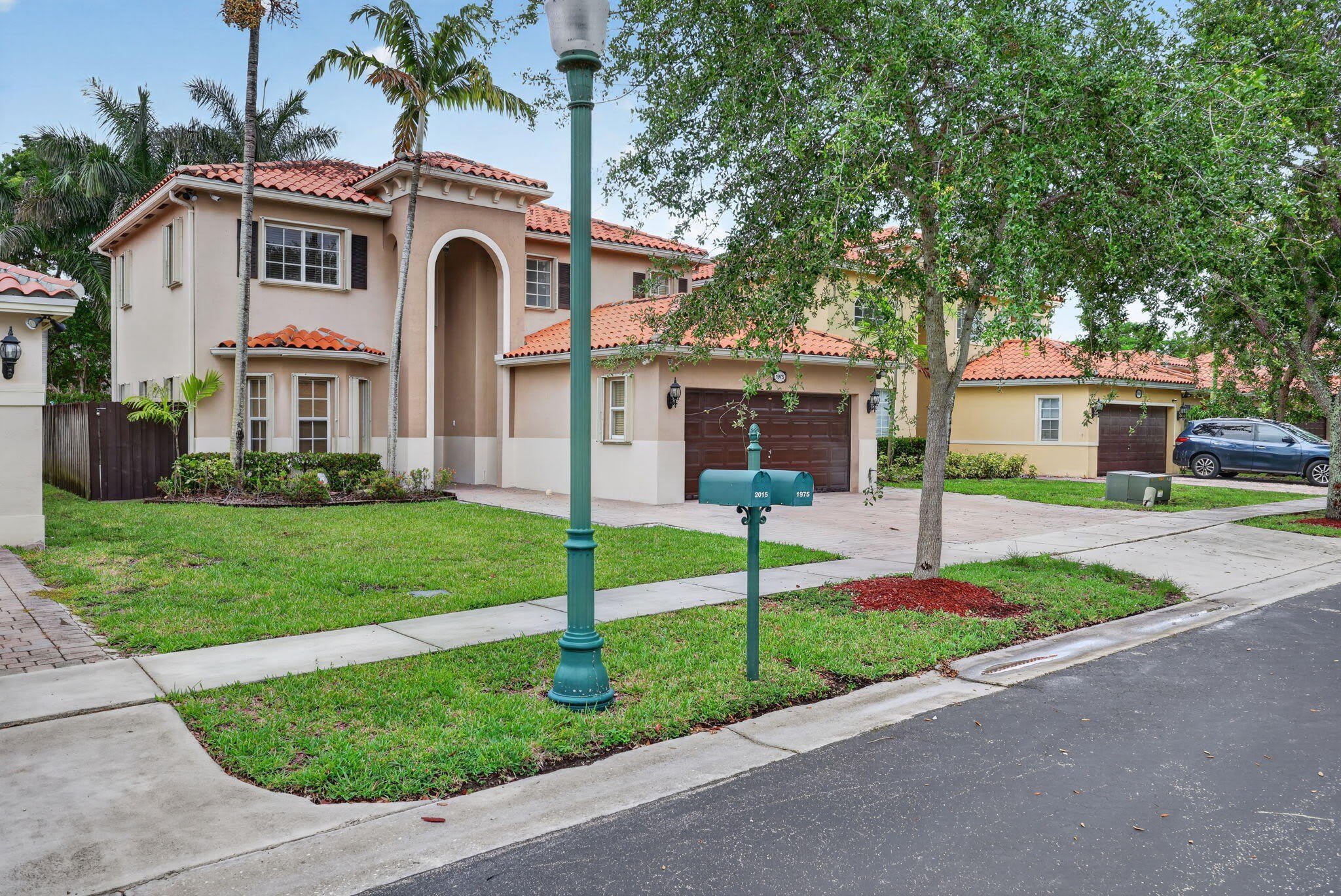 1975 NE 36th Avenue – photo 1