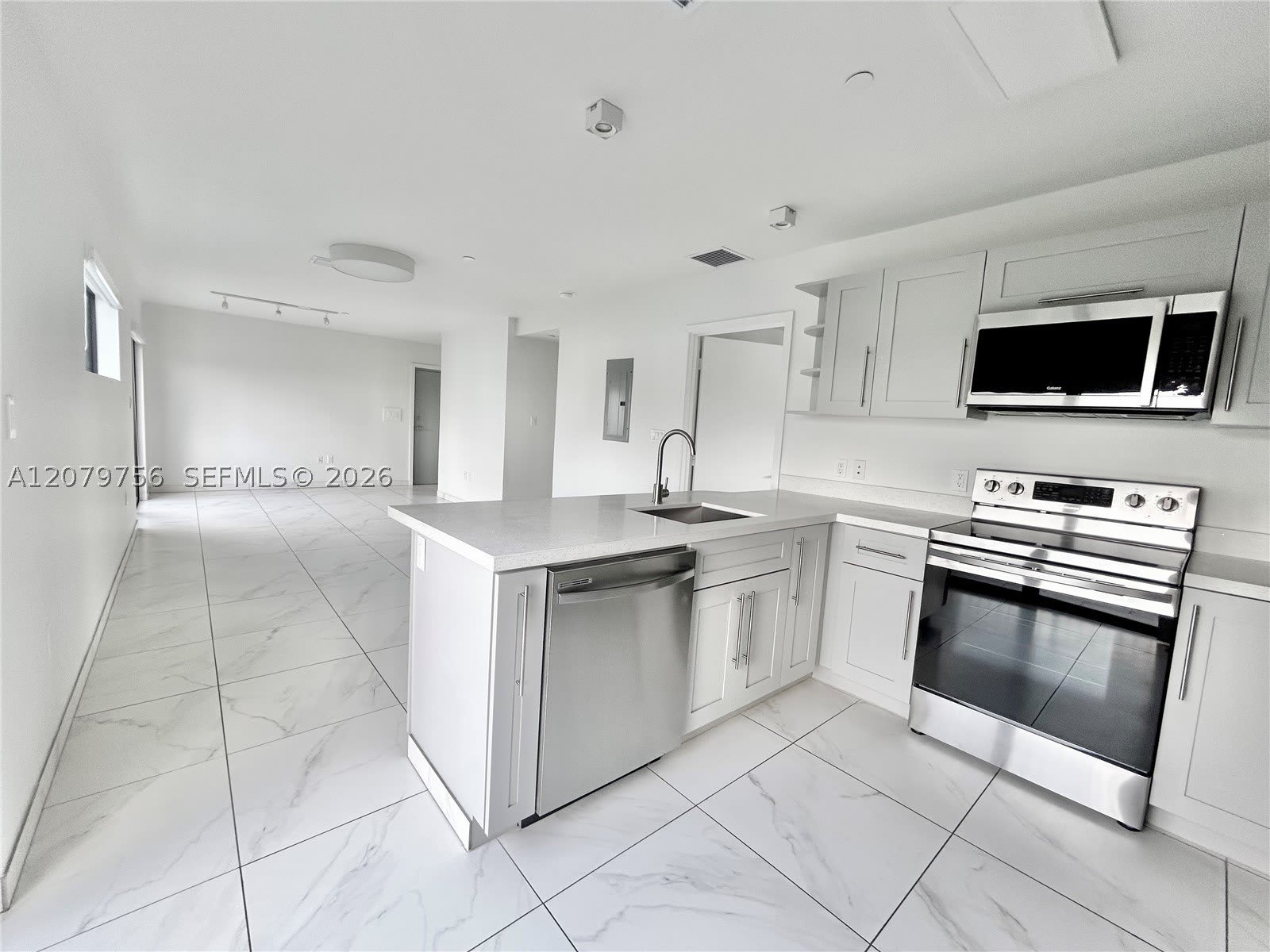 836 Sw 2Nd St – photo 1