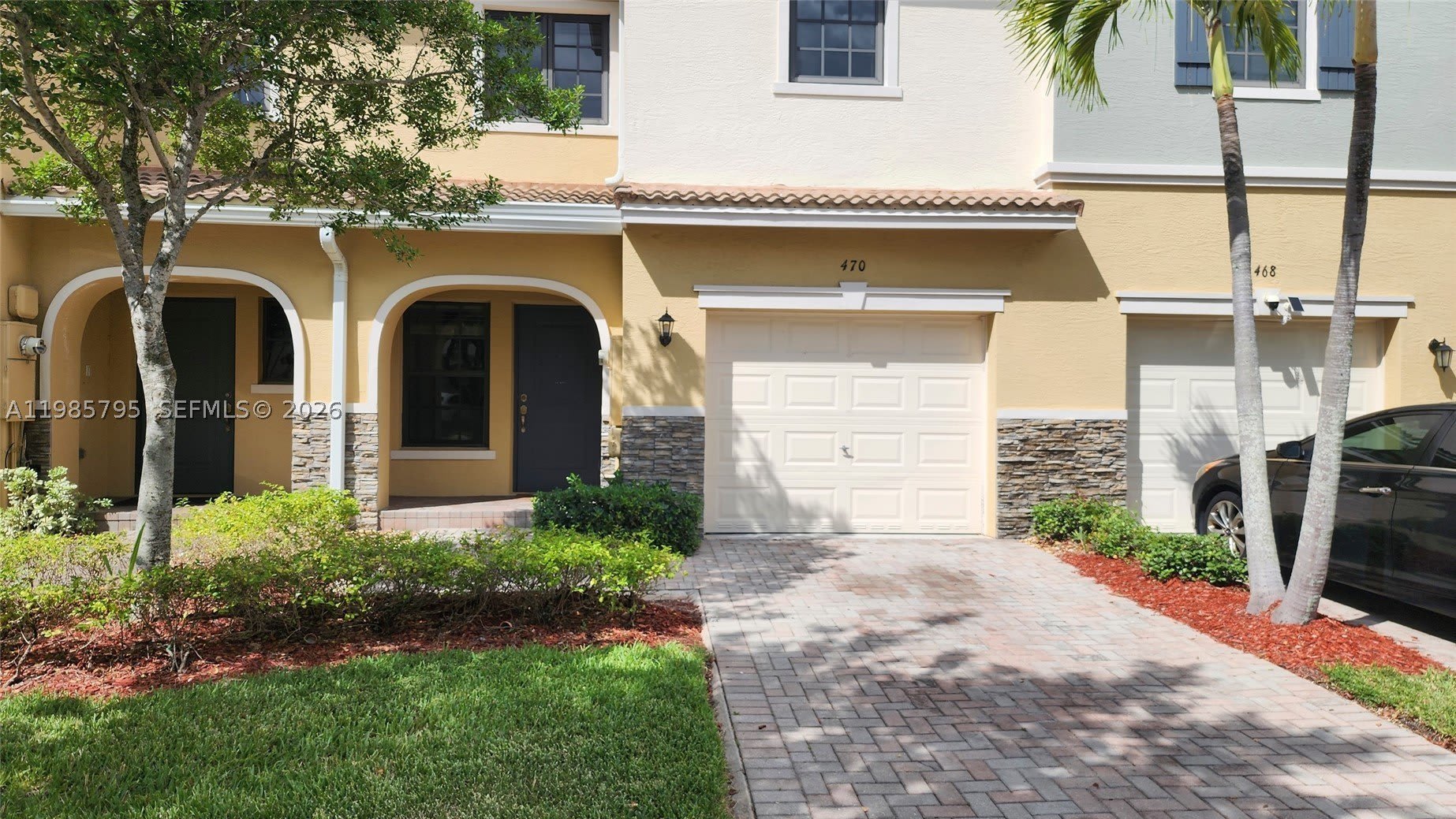 470 NE 194th Ter – photo 1