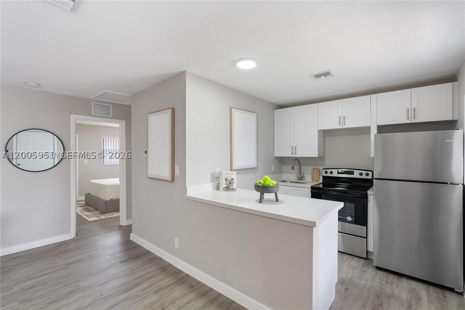 308 SW 14th St – photo 1