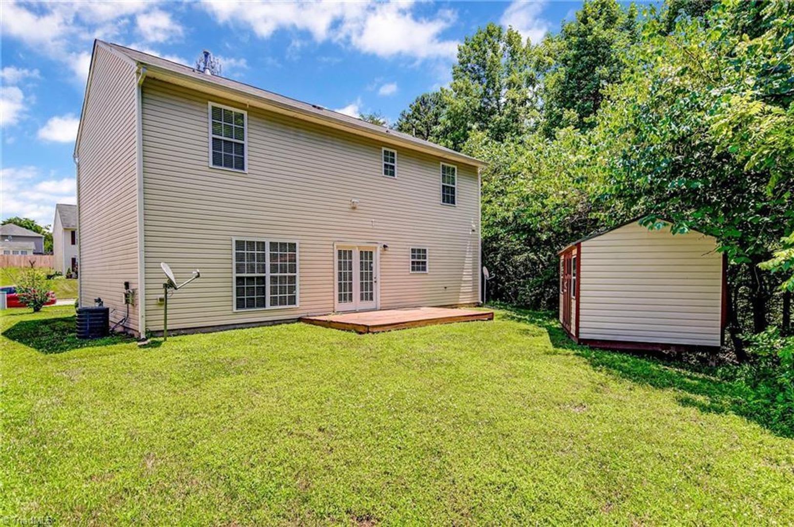 SPACIOUS 4 BED/ 3 BATH HOUSE! – photo 1