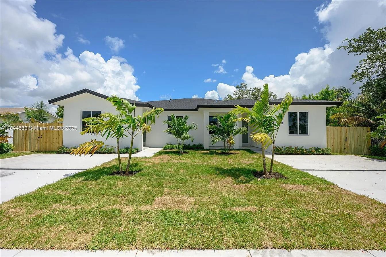 10745 Southwest 217th Avenue – photo 1