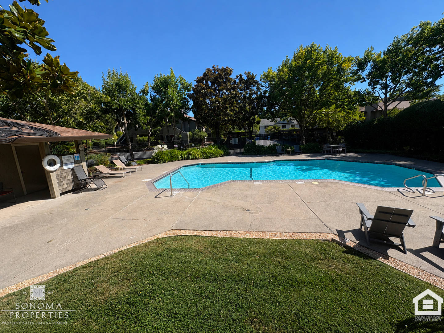 Charming Downtown Sonoma Condo – 2bd/1ba – Water &amp; Garbage Paid! – photo 1 of 22