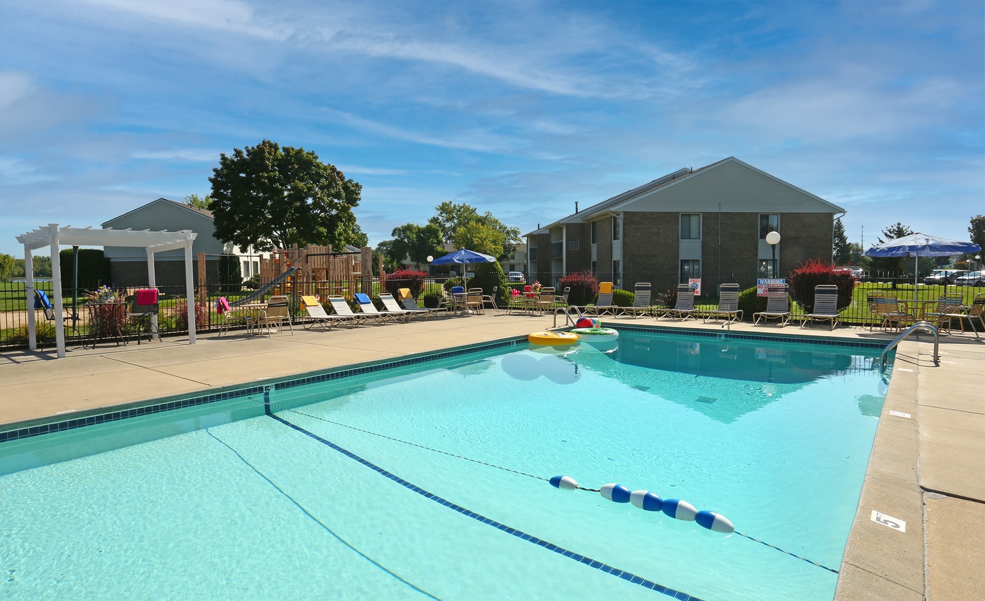 Waters Landing Apartment – photo 1