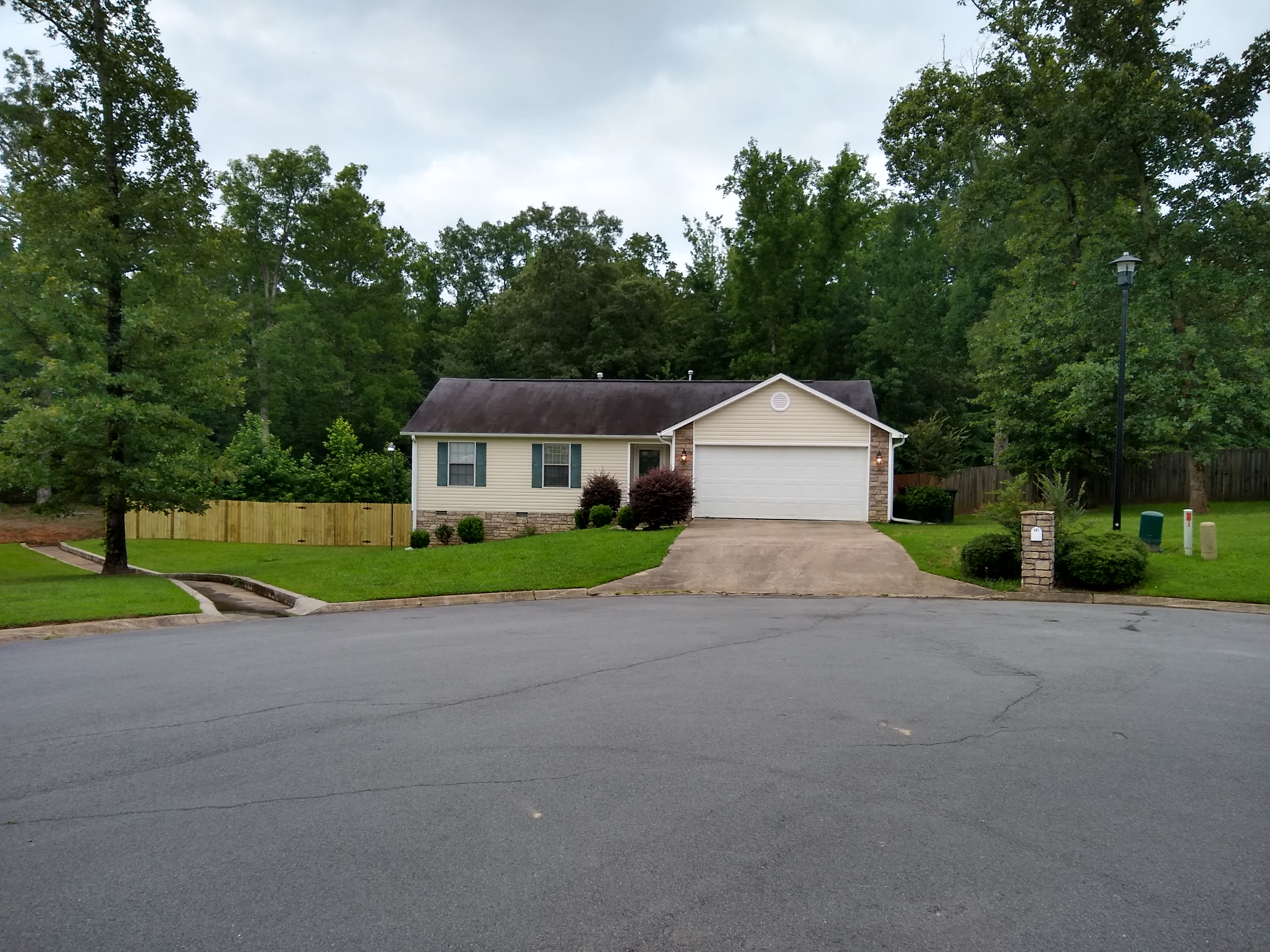 401 Hayley Court – photo 1