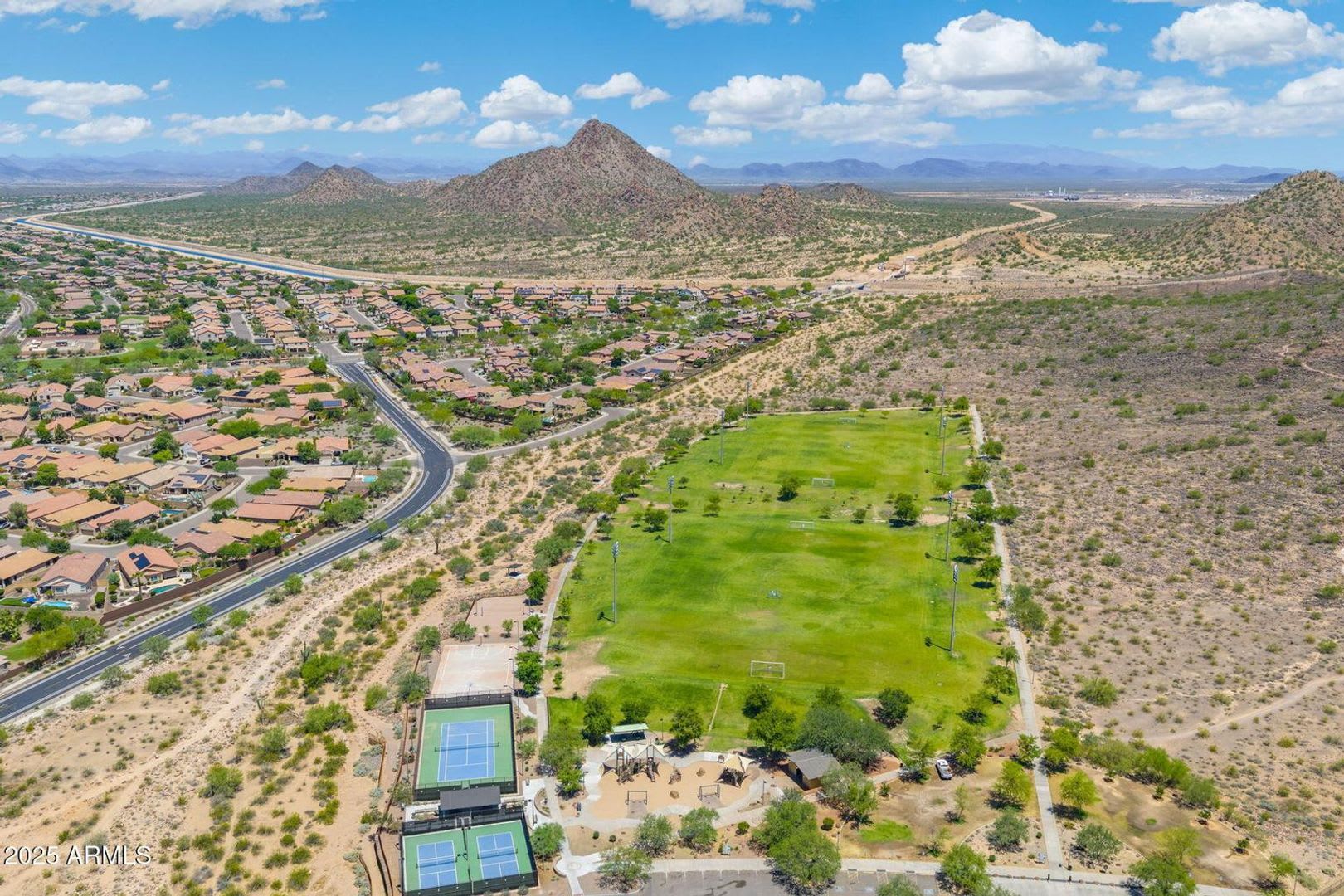 Gorgeous 5 bed 3.5 bath 3 car garage home, 3613 sq ft in established North Phoenix community – photo 1