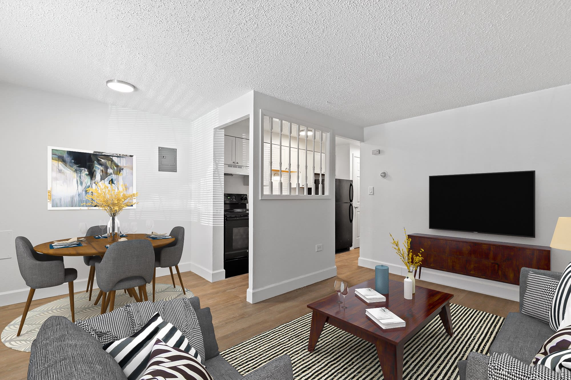 Candlewood Apartments – photo 1