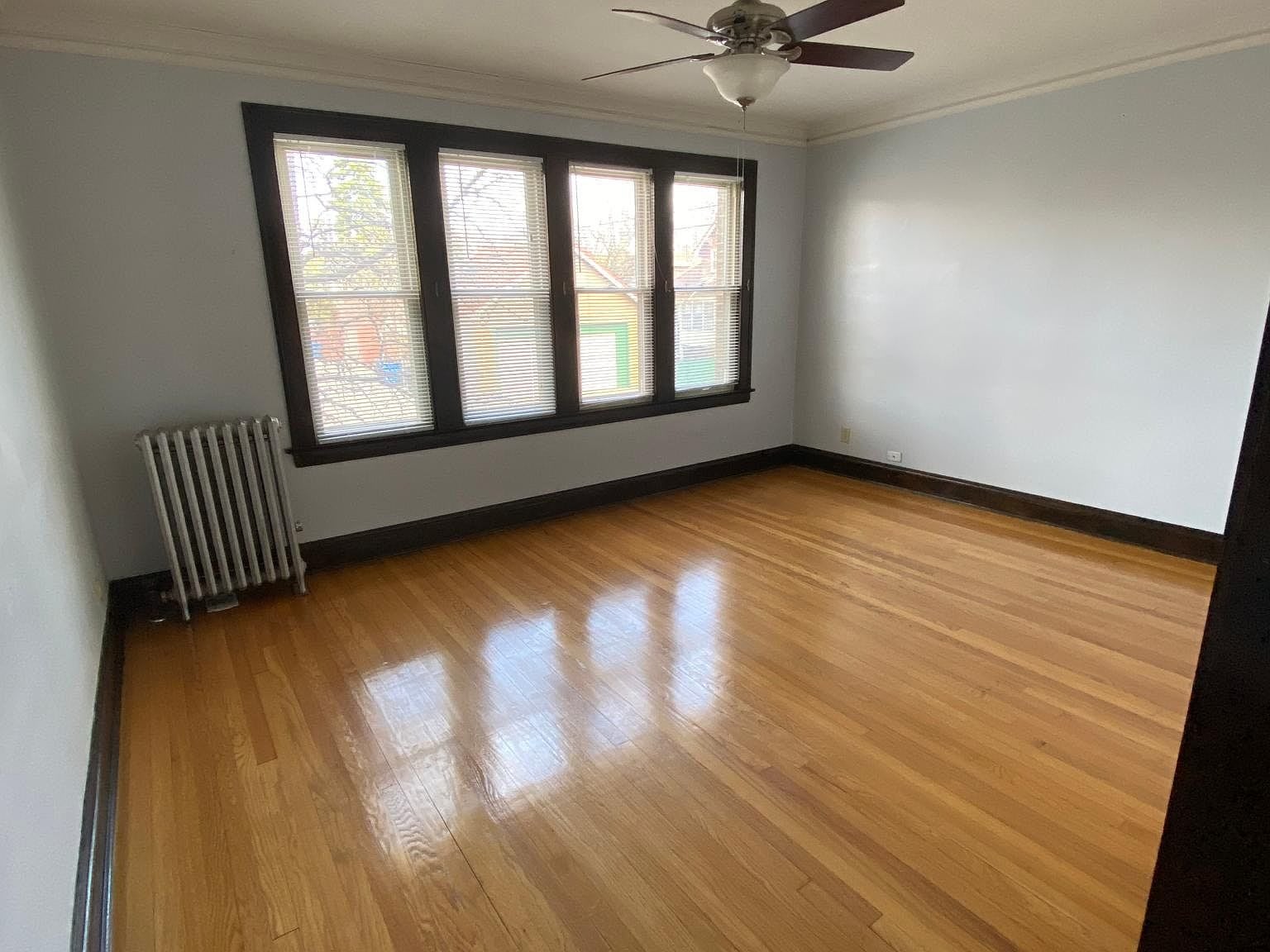 4415 W Ainslie St – photo 1