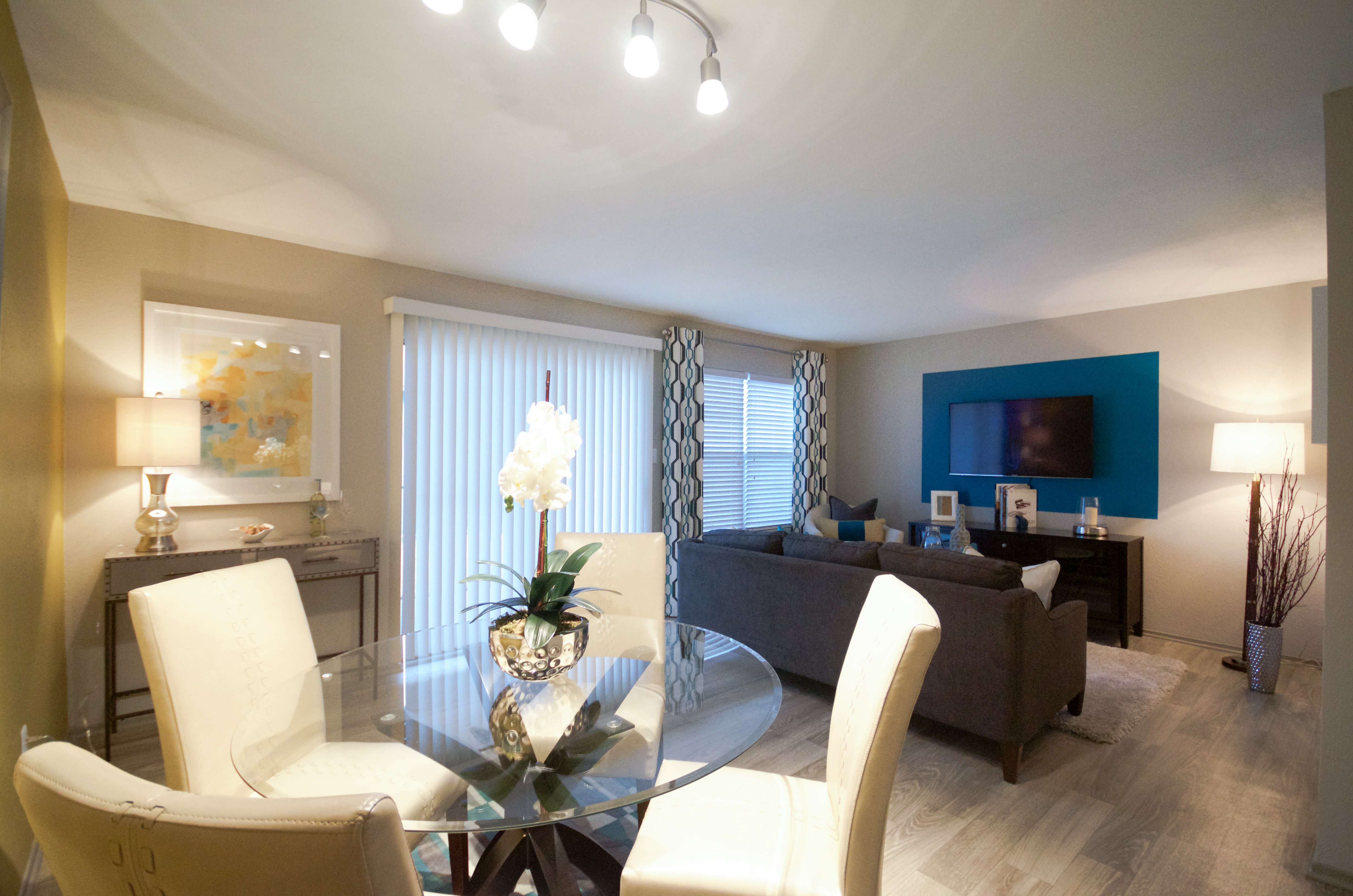 The Metropolitan – photo 1