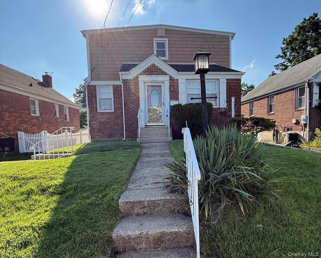 253 Kensington Road – photo 1 of 12