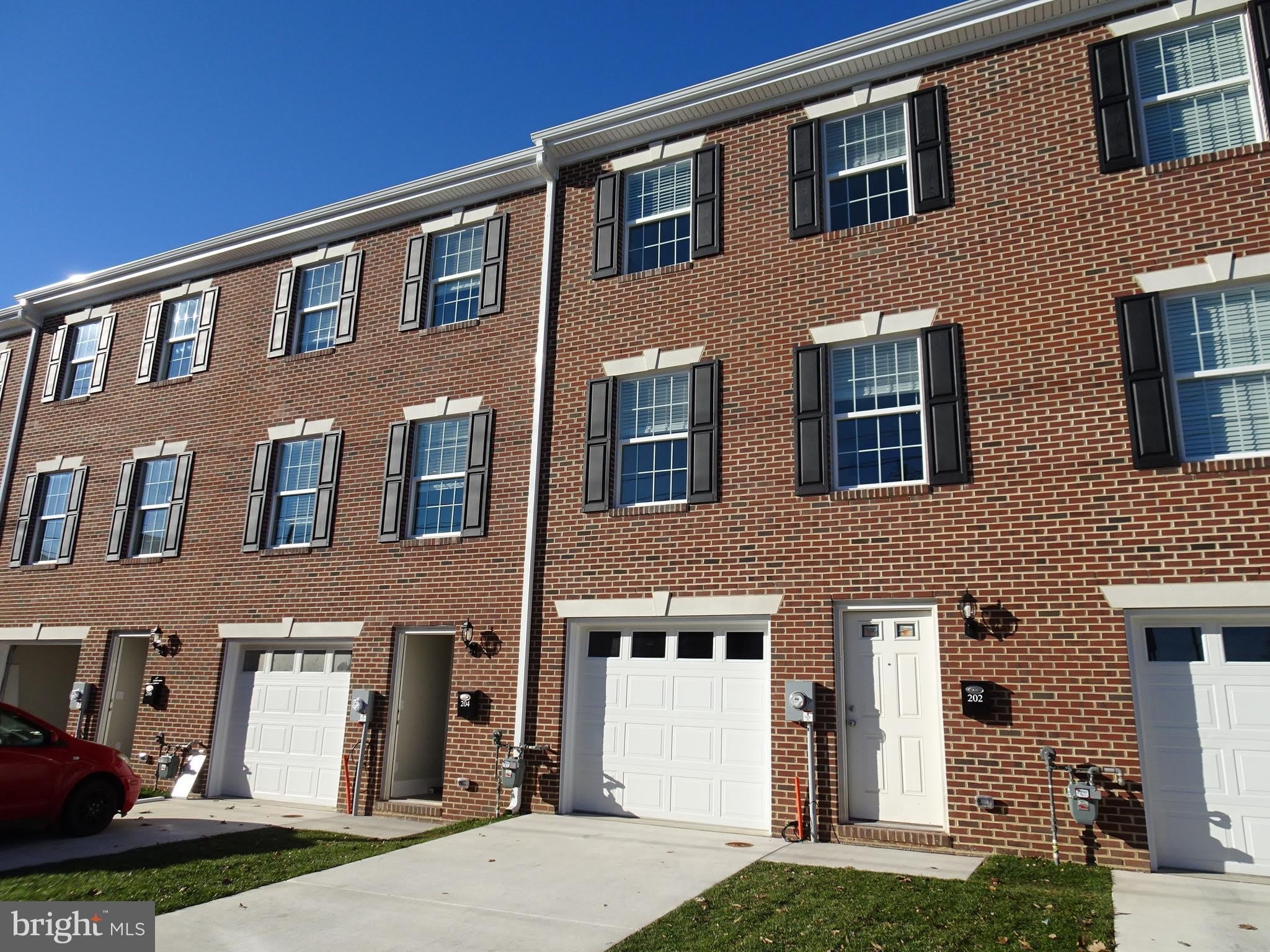 208 W 9Th Street – photo 1 of 48
