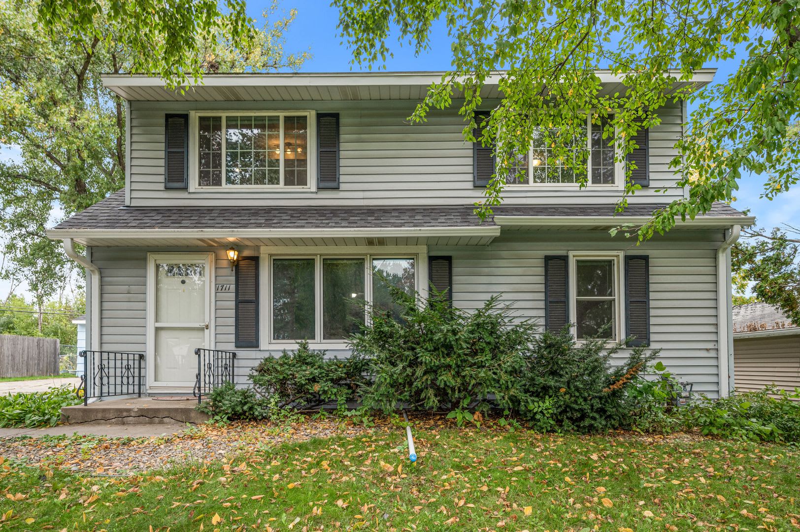 Beautiful 3BR/2Bath House Available Oct 1 – photo 1