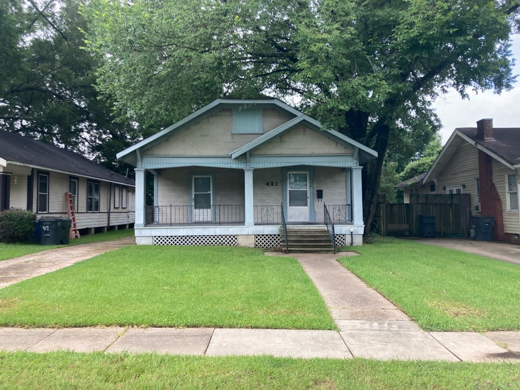 421 Rutherford St – photo 1