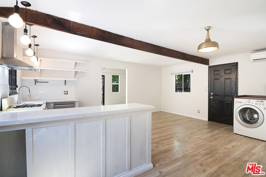 1159 S Hayworth Ave – photo 1