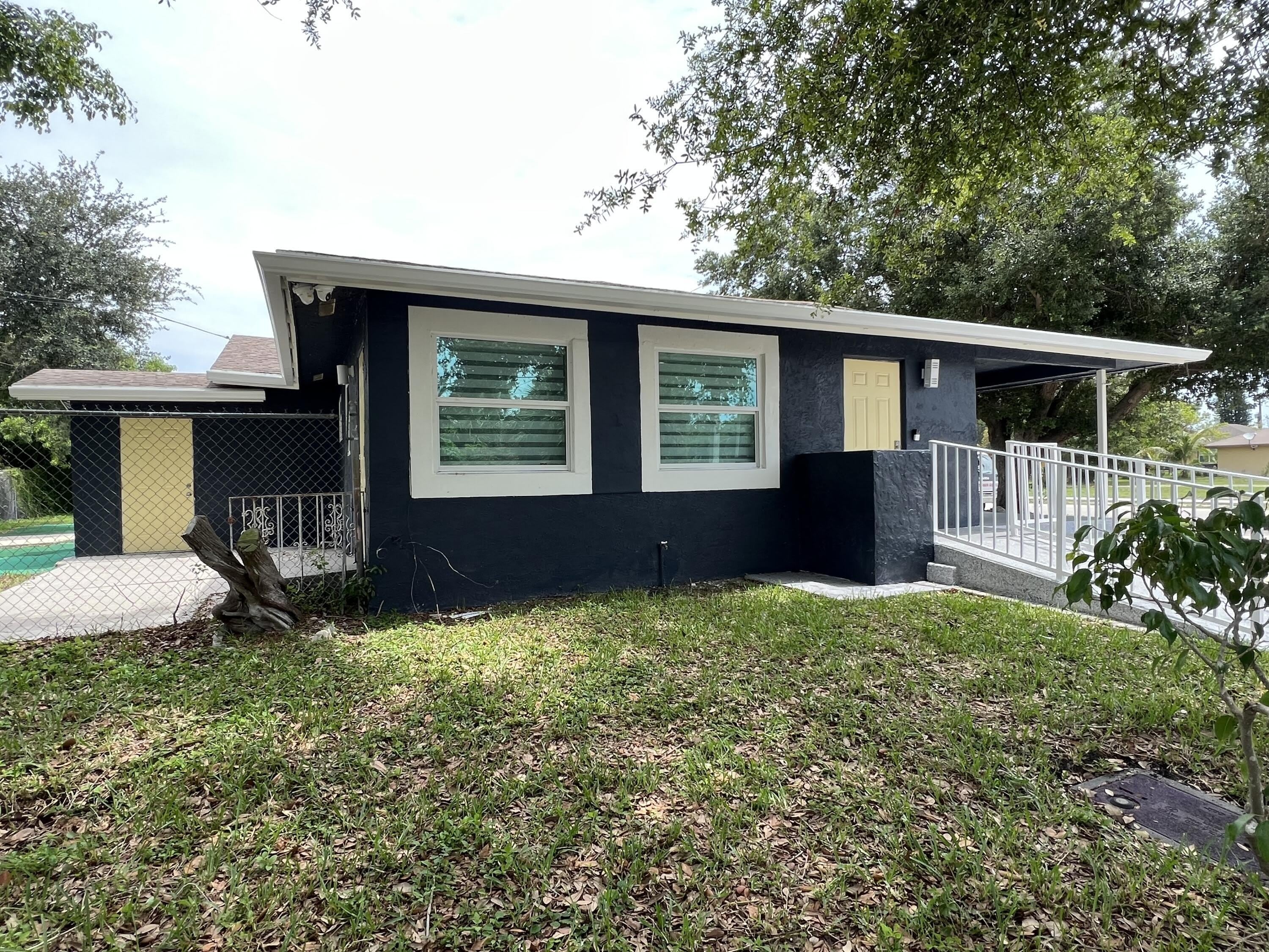 601 NW 2nd Street – photo 1