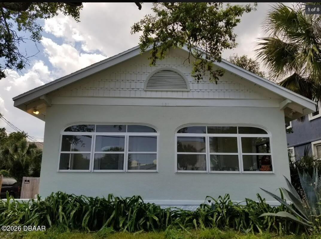 221 N Oleander Avenue – photo 1