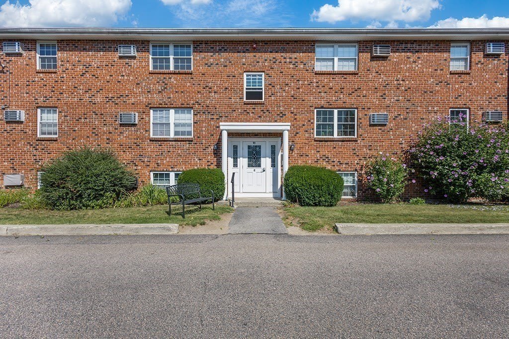91 Pleasant St – photo 1 of 25