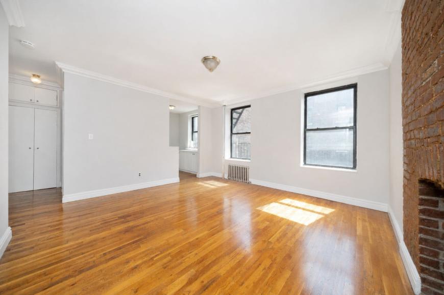452 9th Avenue – photo 1