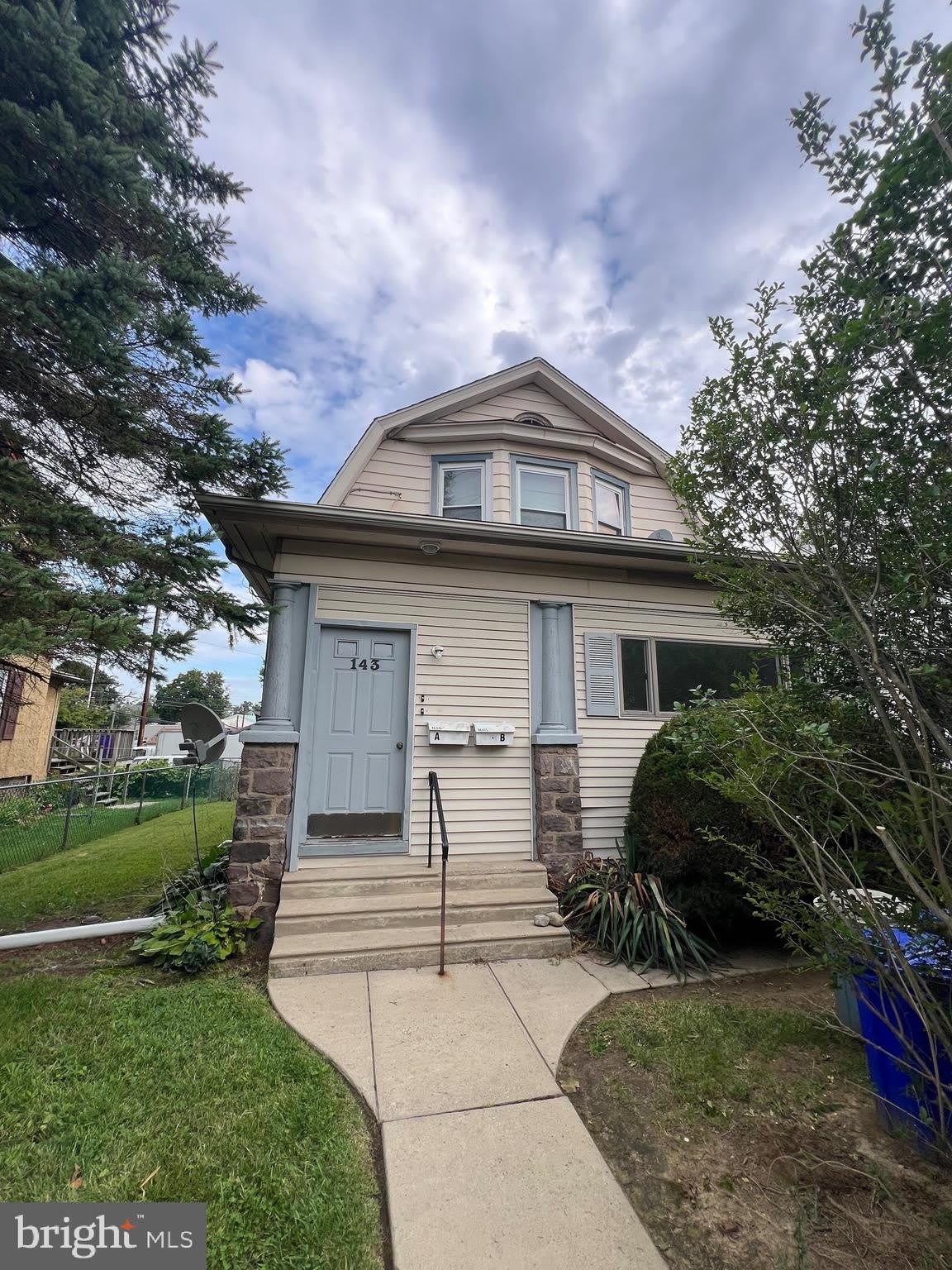 143 E MORELAND Avenue – photo 1 of 21