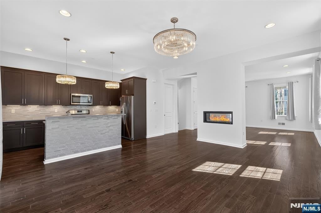 60 Roosevelt Drive – photo 1 of 47
