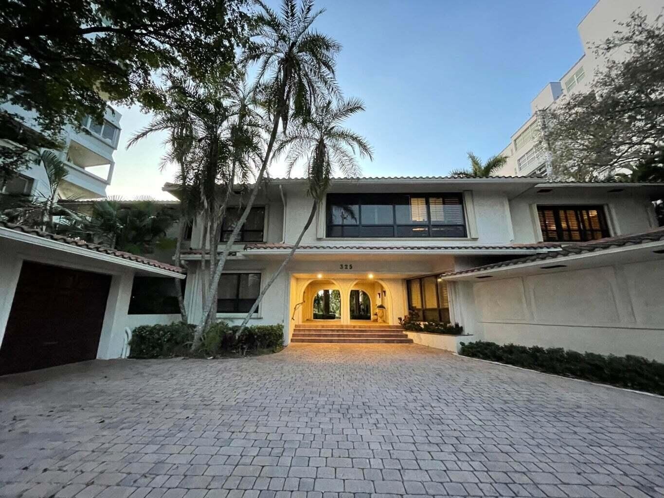 325 Sunset Drive – photo 1