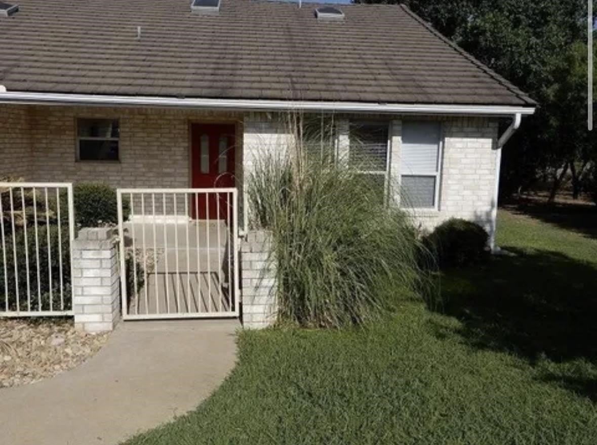 508 W Hi Circle – photo 1 of 10