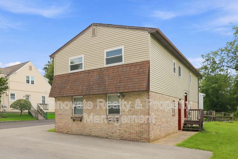 2824 Moreland Road – photo 1 of 17