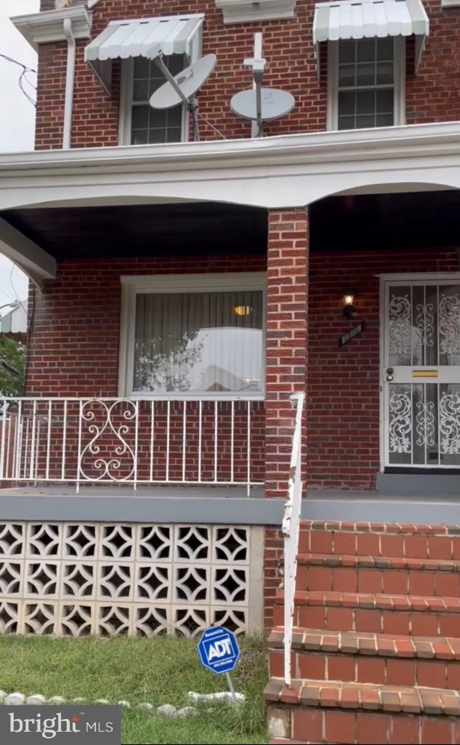 1210 ALLISON Street NE – photo 1