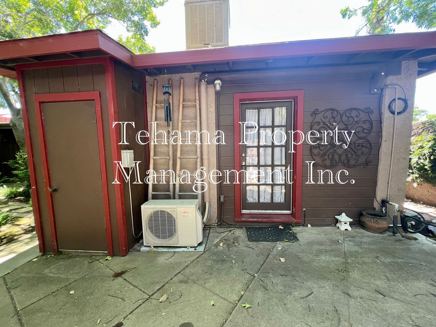 931 Rio St – photo 1 of 10