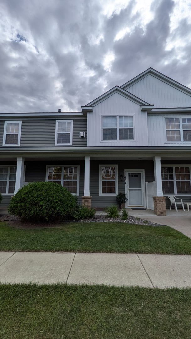 Beautiful 2 bedroom townhouse in Maple Grove – photo 1
