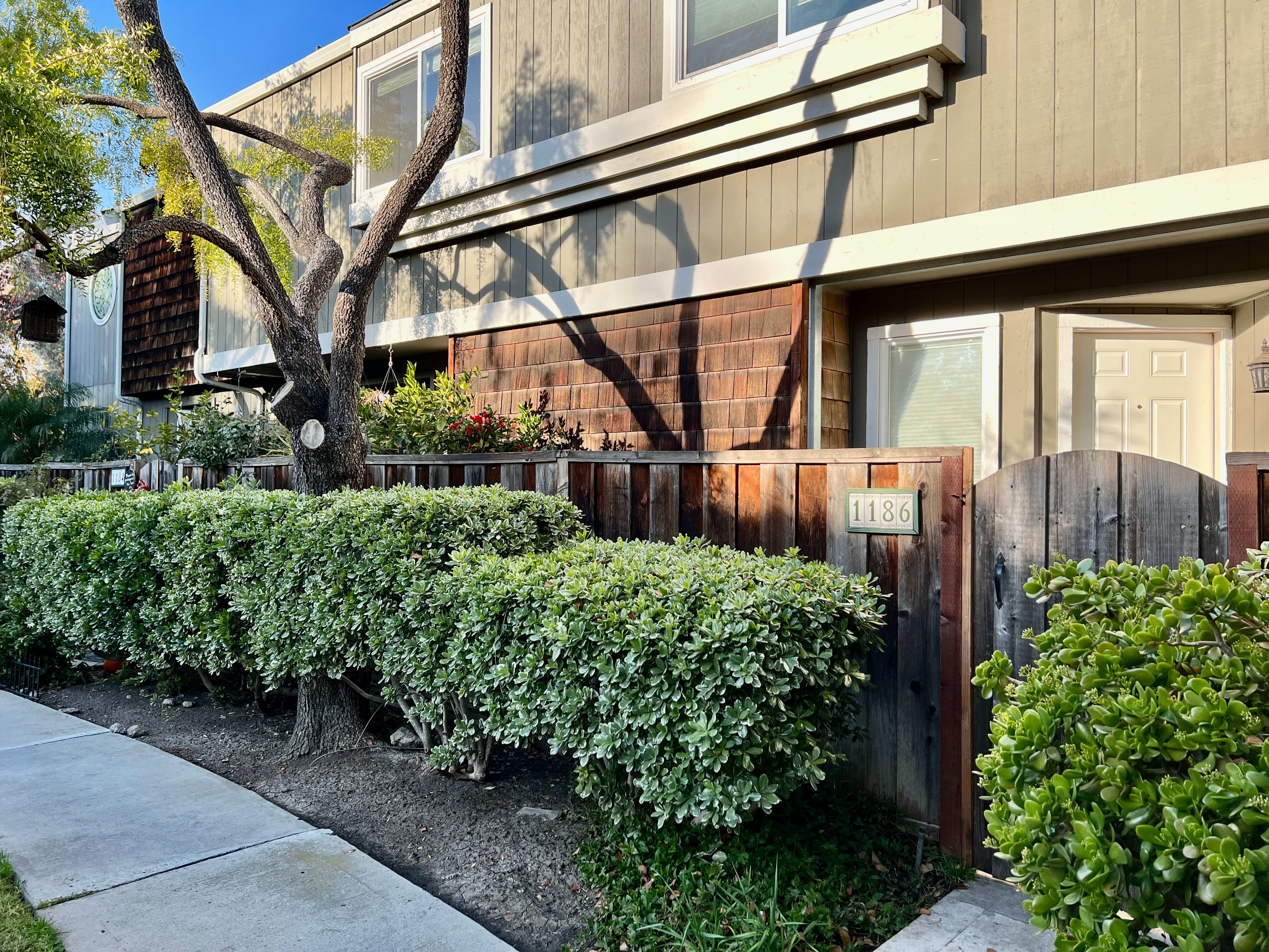 1186 Bird Ave – photo 1