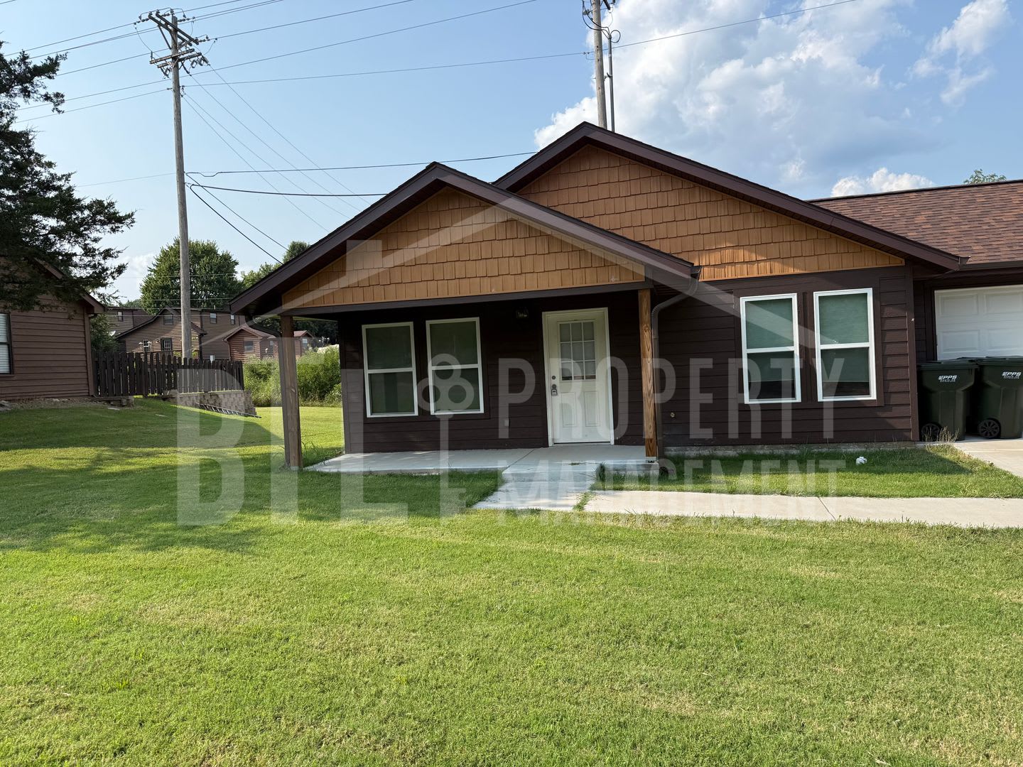Beautiful 3 Bedroom Home With Fenced Yard In Hollister – photo 1 of 82