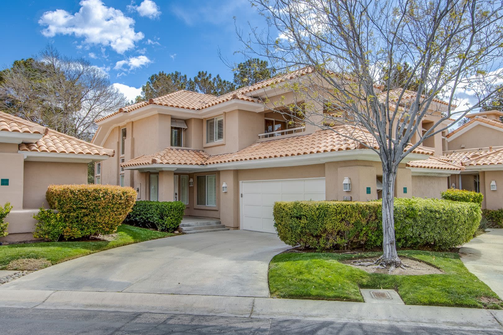 Absolutely gorgeous 2 bedroom 2 bathroom townhome w/loft in prestigious Spanish Trails community! – photo 1