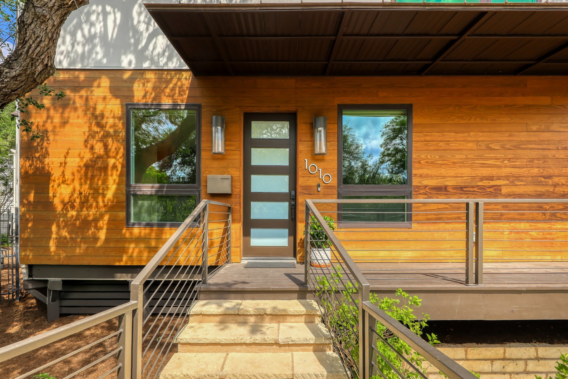 1010 Hillside Avenue – photo 1