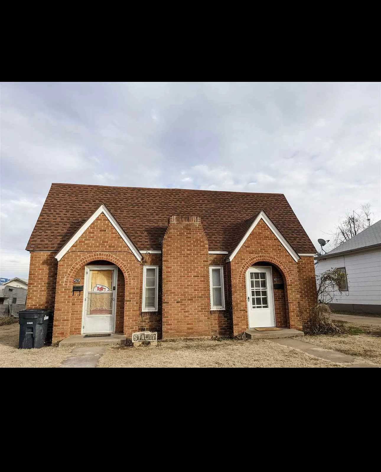 431 S Harrison St – photo 1 of 9
