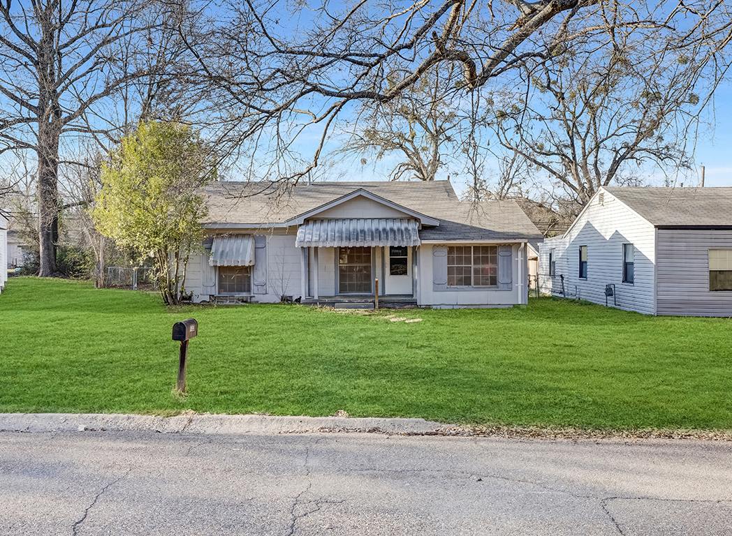 733 Arizona Ave – photo 1 of 16