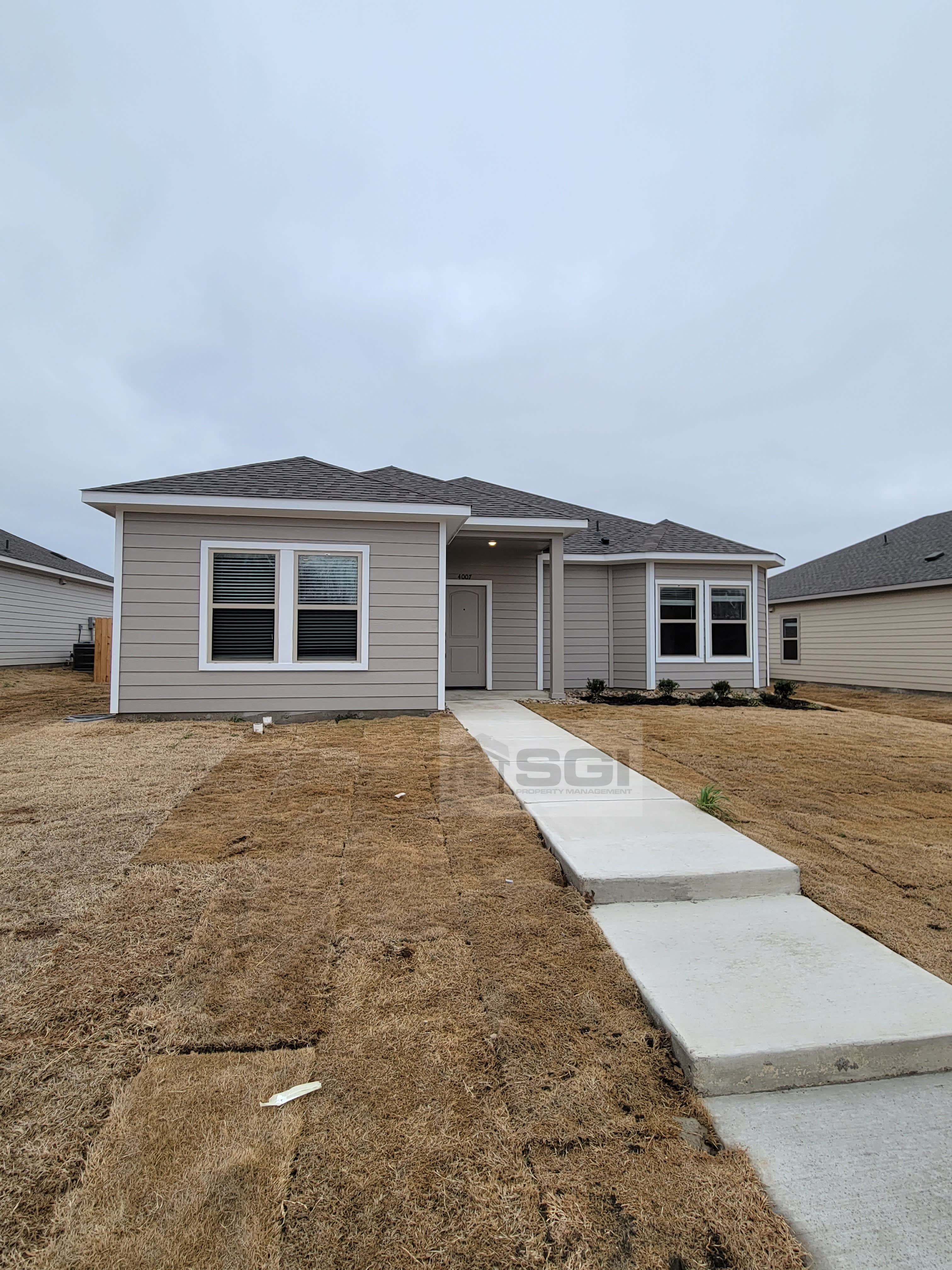 4007 Wellington St – photo 1