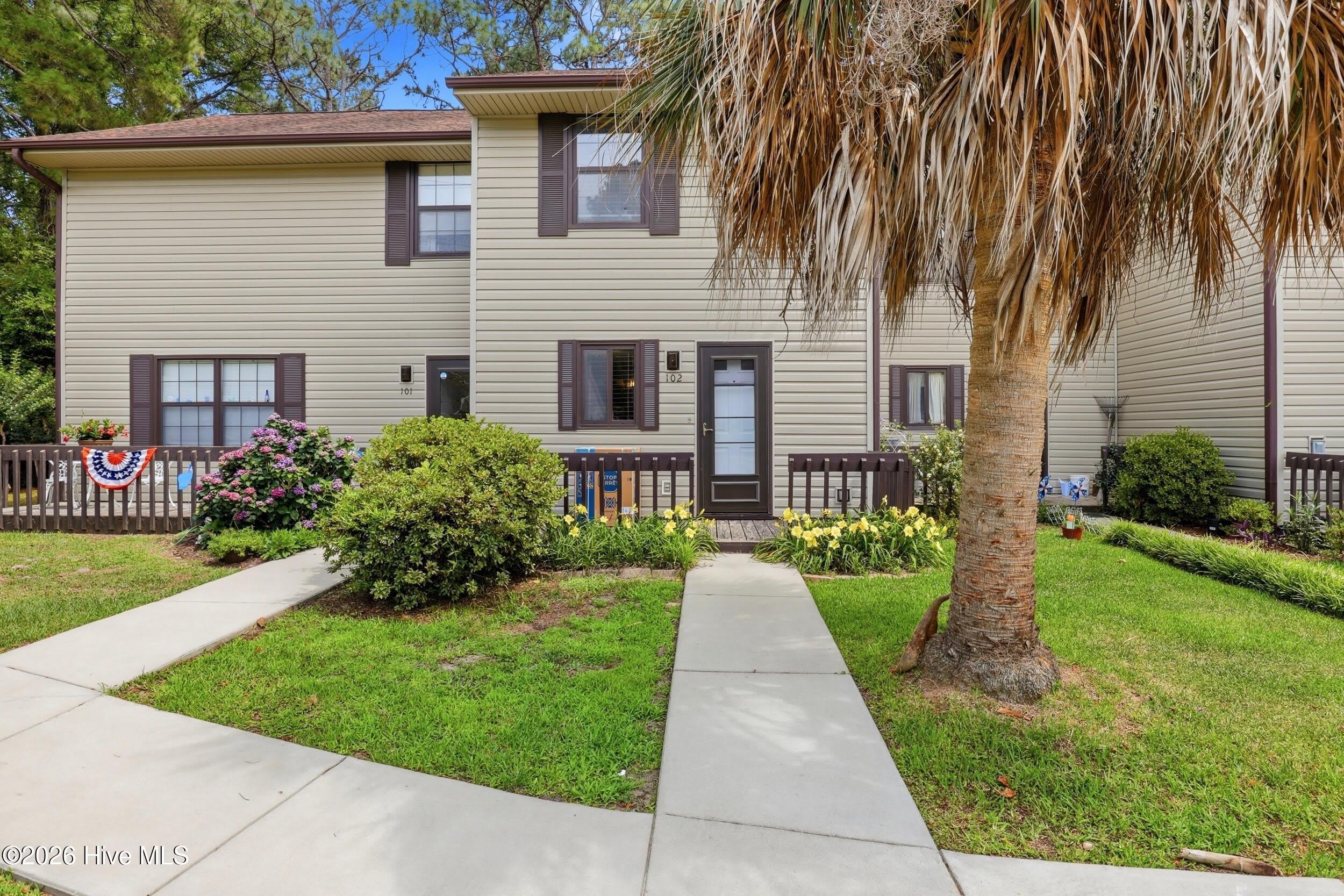 102 Country Club Villa Drive – photo 1 of 18